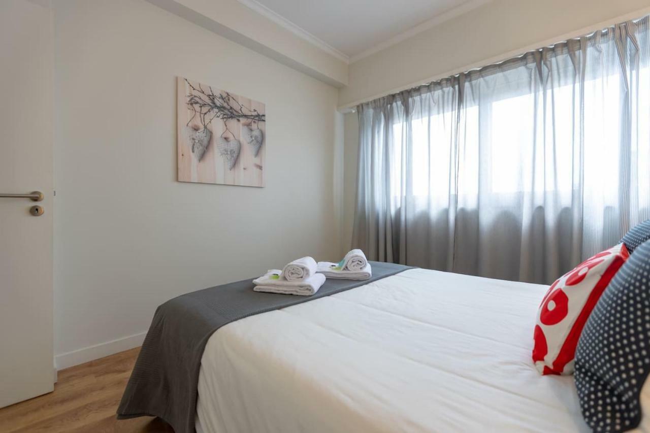 Trindade Sunny Downtown Apartment With Balcony & Ac Porto Exterior photo