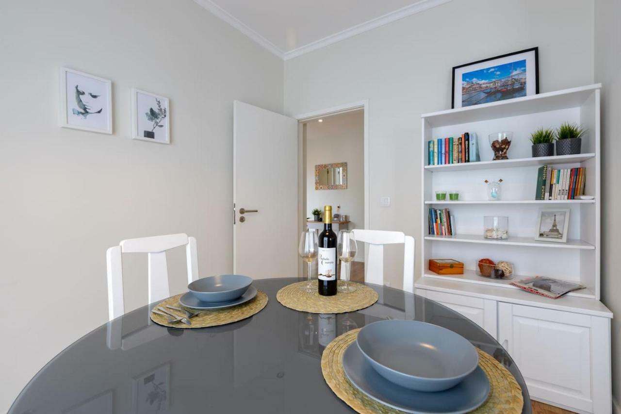 Trindade Sunny Downtown Apartment With Balcony & Ac Porto Exterior photo