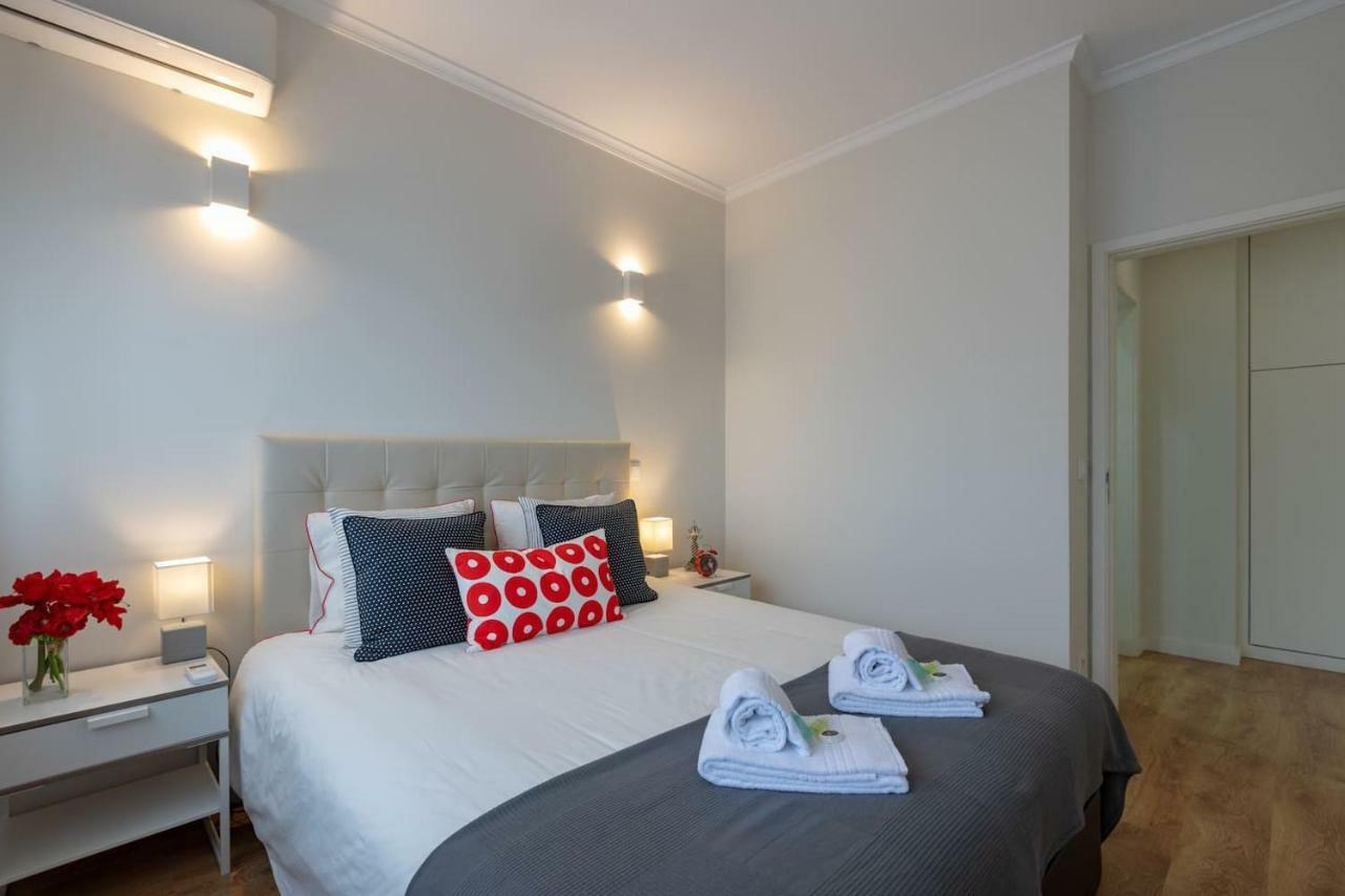 Trindade Sunny Downtown Apartment With Balcony & Ac Porto Exterior photo