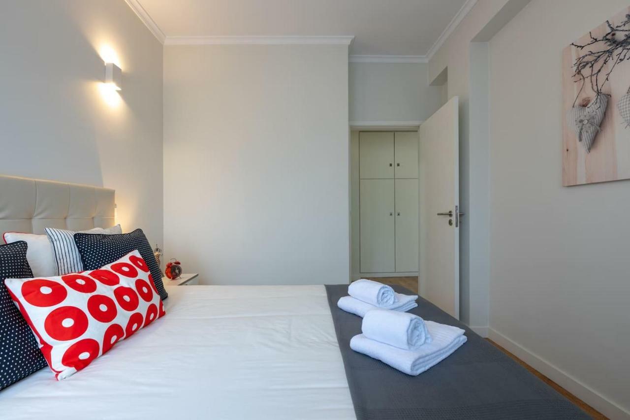 Trindade Sunny Downtown Apartment With Balcony & Ac Porto Exterior photo