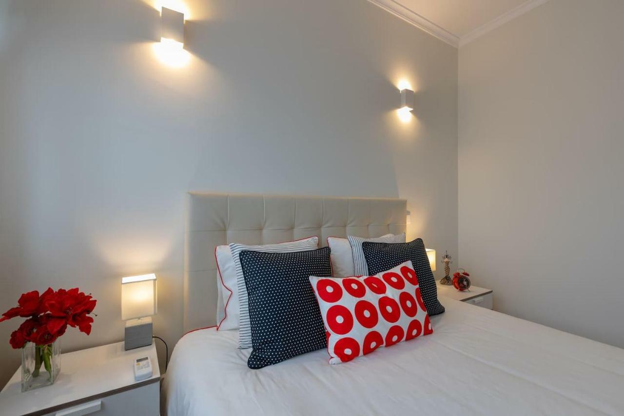 Trindade Sunny Downtown Apartment With Balcony & Ac Porto Exterior photo